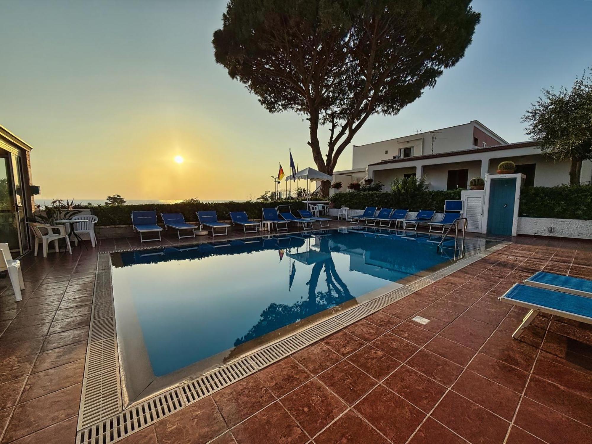 Pensione Mena Forio di Ischia Esterno foto