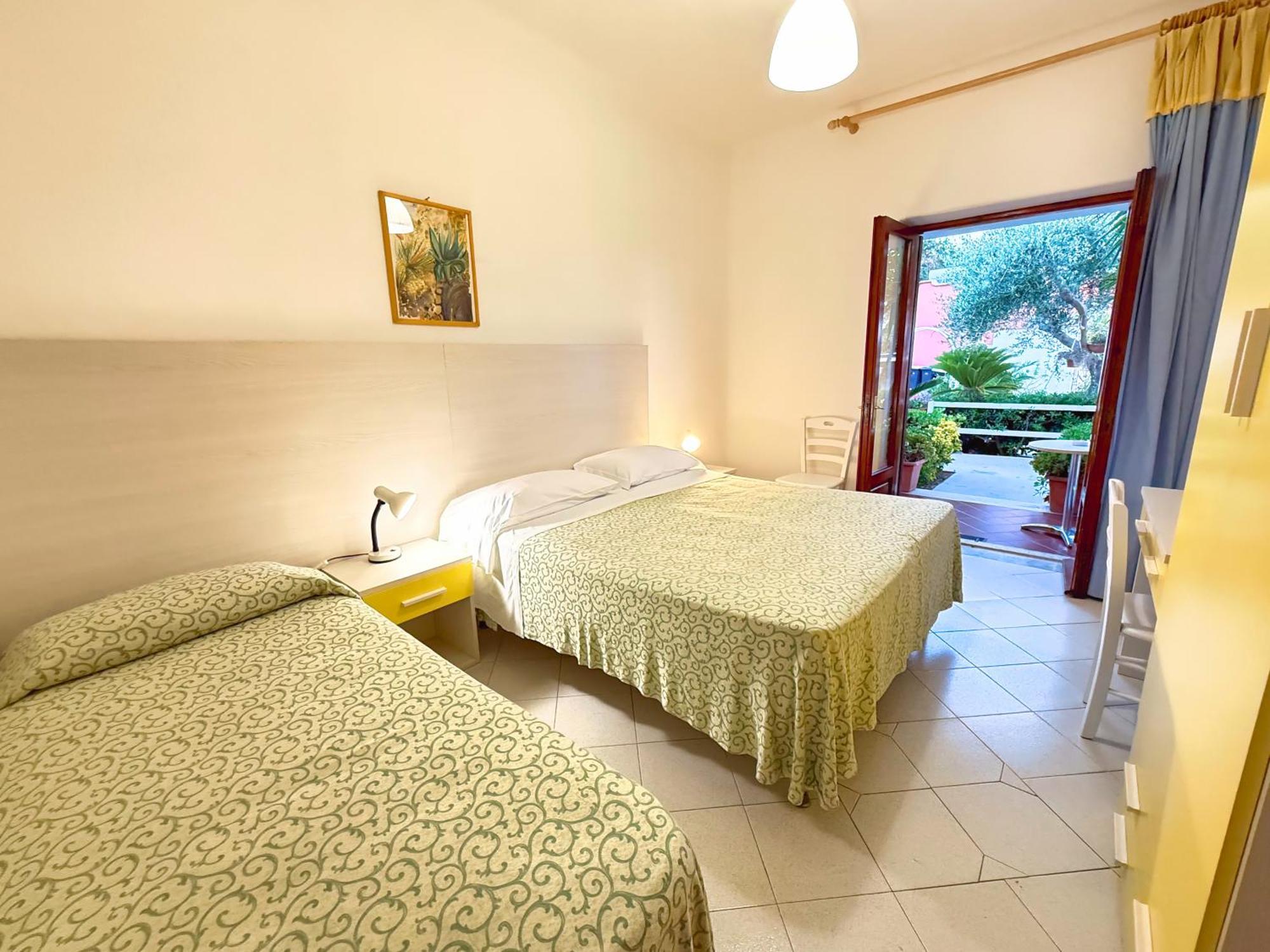 Pensione Mena Forio di Ischia Esterno foto